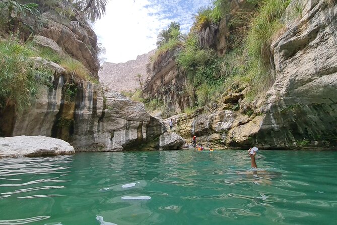 Private Wadi Tiwi - Bimmah Sinkhole - White Sand Beach - Full Day Tour - What the private 4WD setup adds