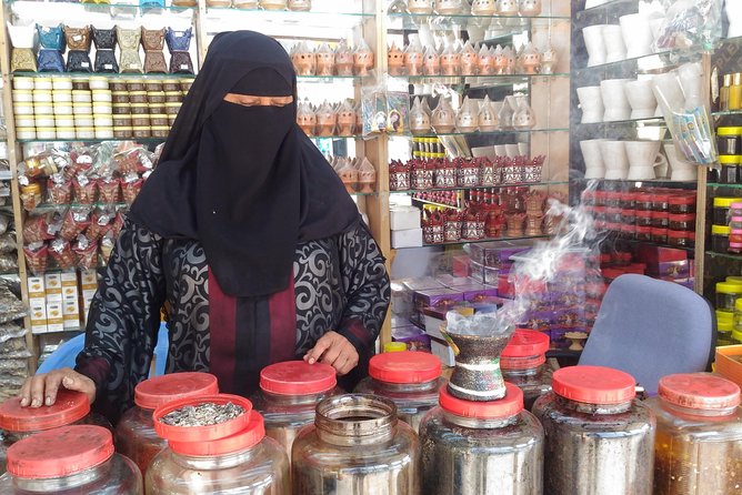Salalah City and East Tour Combo (Darbat falls, Razat spring) - Coconut and banana shops finish the countryside visit