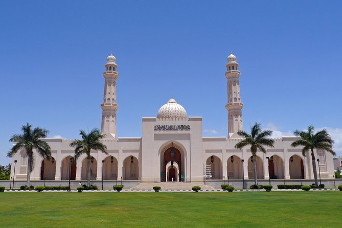 Salalah City private tour - all-inclusive sightseeing tour - Dahariz Beach and the Khor End lagoon