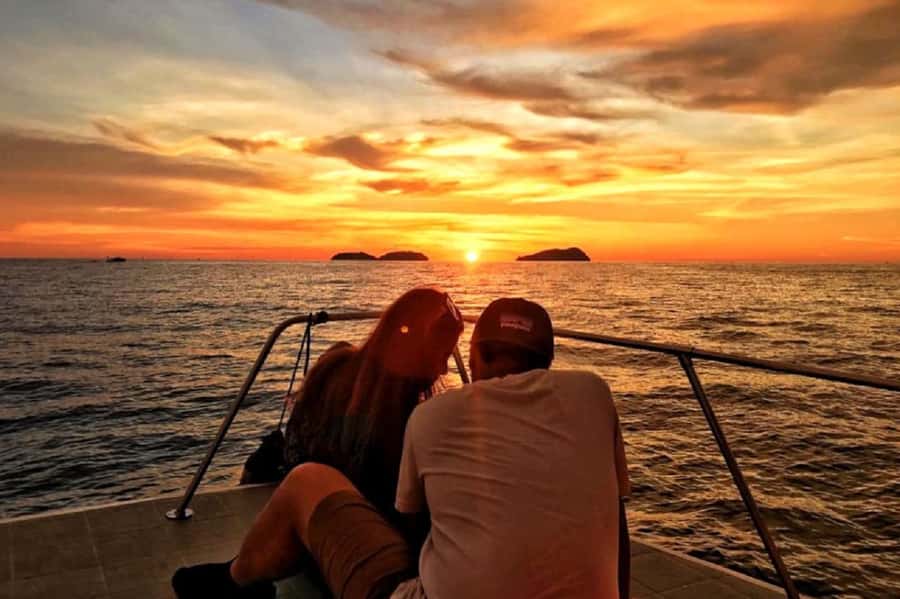 Sunset Dhow Cruise - Who should book this dhow cruise?