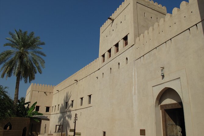 Tour Arwa 3 Days-2 Nights, Oman Tours Package - Nizwa Souq and Fort: Oman’s strongest first stop
