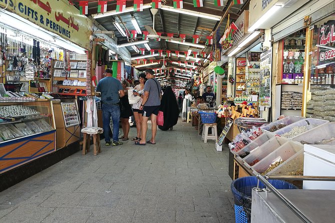 Ultimate Tour - Salalah city highlights - Central Market: crafts, frankincense, and an outdoor meal