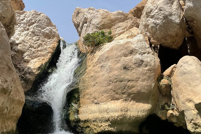 Visit wadishab full day from Musact - The 45-minute hike and pool route
