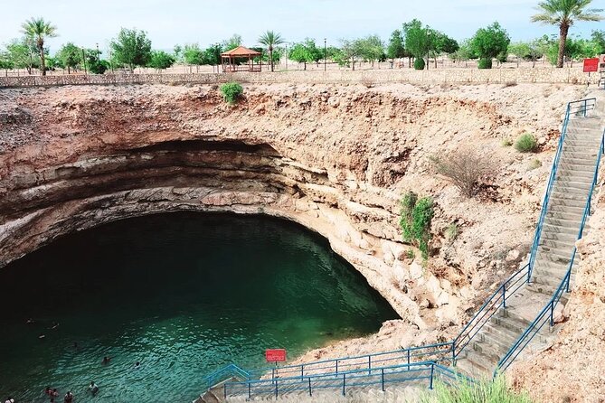 Wadi Shab and Bimmah Sinkhole Private Day Trip+Lunch - Small details that can shape the day