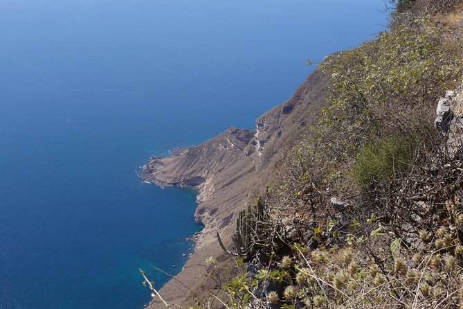 West Coast Mountains and Beaches (Fazayah beach + Shaat cliff) - Sahalnoot Spring and its limestone setting